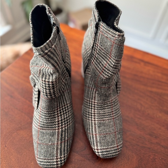 NEW Comfort Women’s Plaid Ankle Boots Bow Zip Black Red Grey Size 11 M - Picture 5 of 8